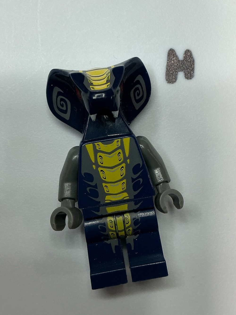 LEGO Slithraa minifigure